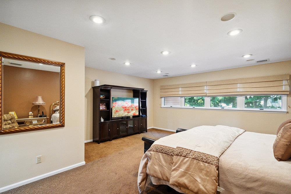 26 Hunt Court, Jericho, NY 11753