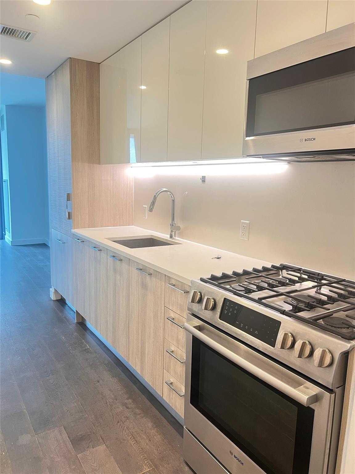 131-05 40 Road # 17T, Flushing, NY 11354