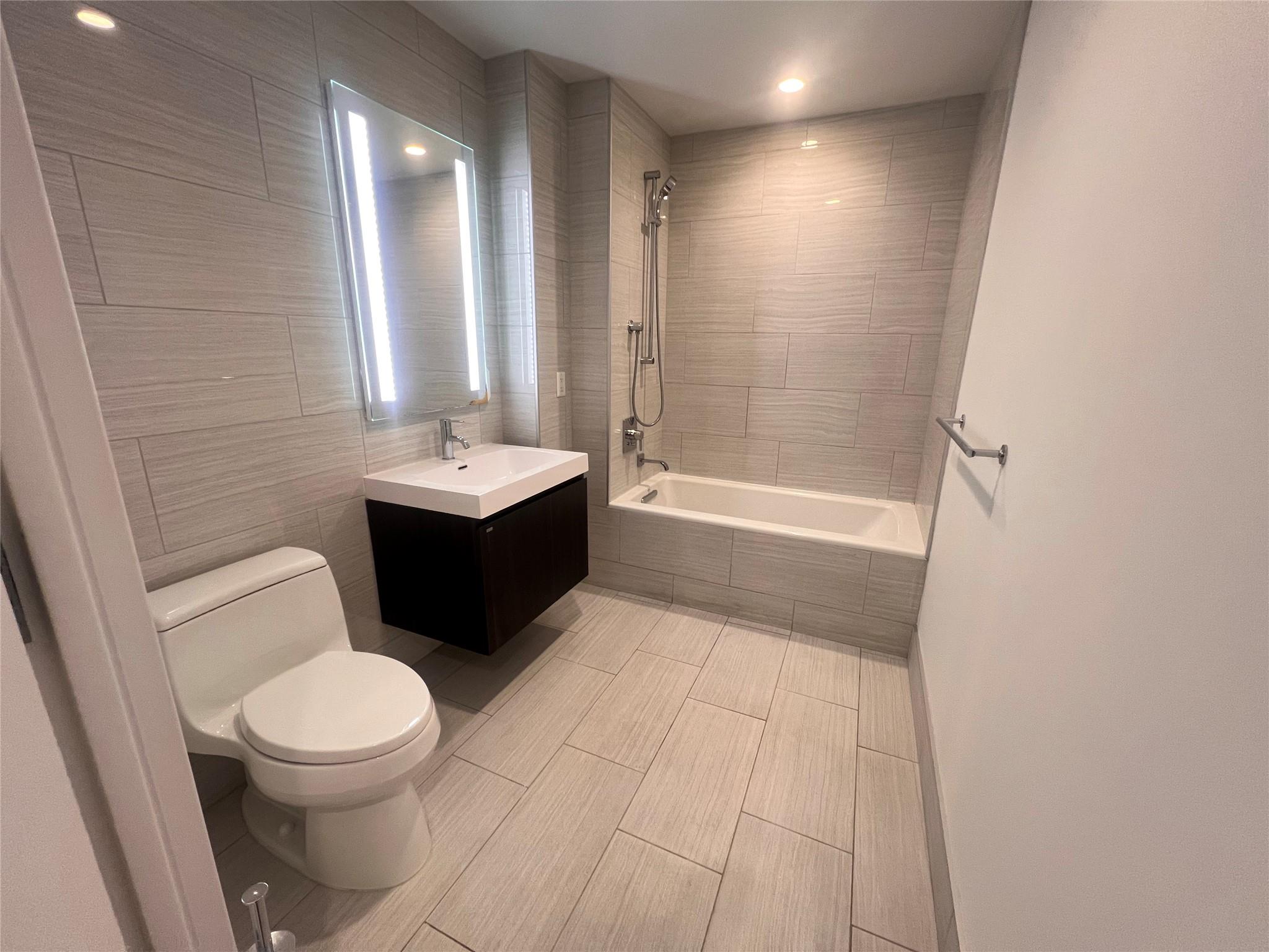 131-05 40 Road # 17T, Flushing, NY 11354