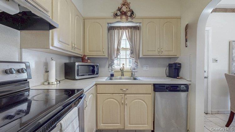 46-03 195th Street, Flushing, NY 11358