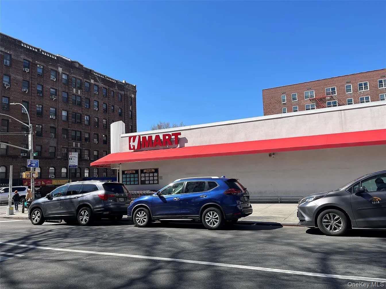 14330 Roosevelt # 5J, Flushing, NY 11354