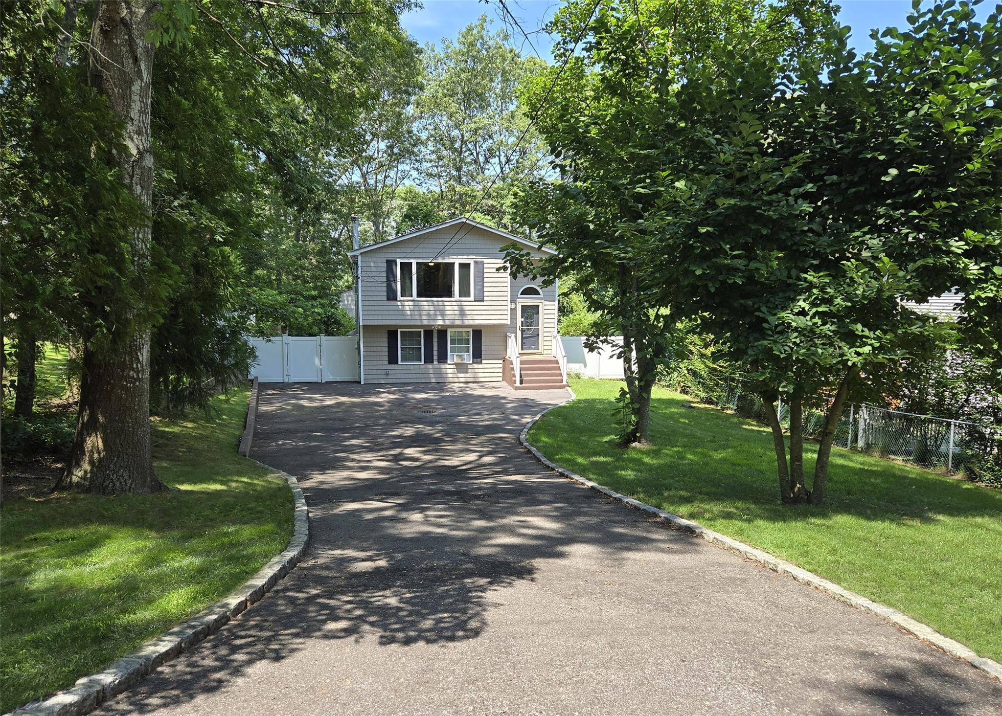 187 Carleton Drive E, Shirley, NY 11967