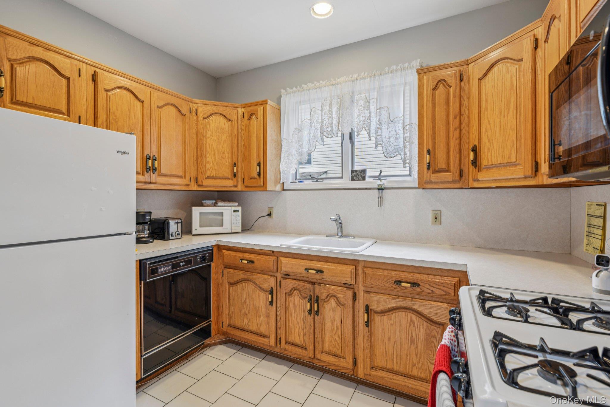 402 N Village Avenue, Rockville Centre, NY 11570