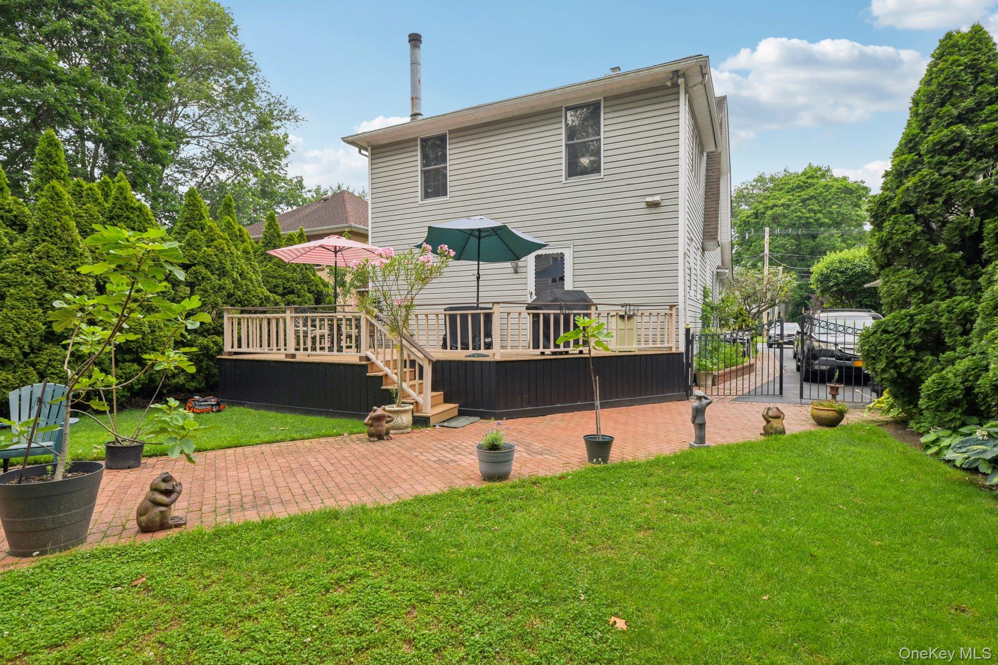 402 N Village Avenue, Rockville Centre, NY 11570