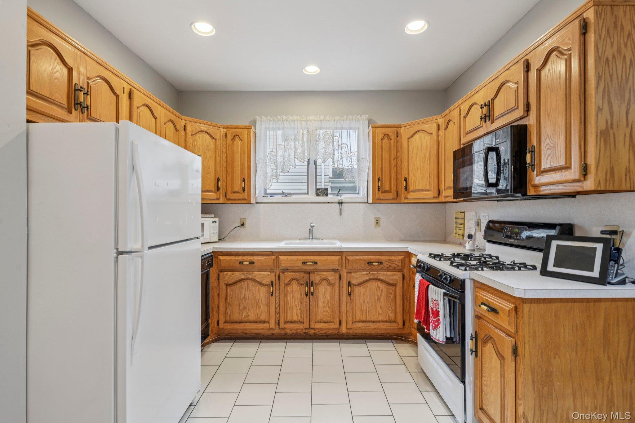 402 N Village Avenue, Rockville Centre, NY 11570