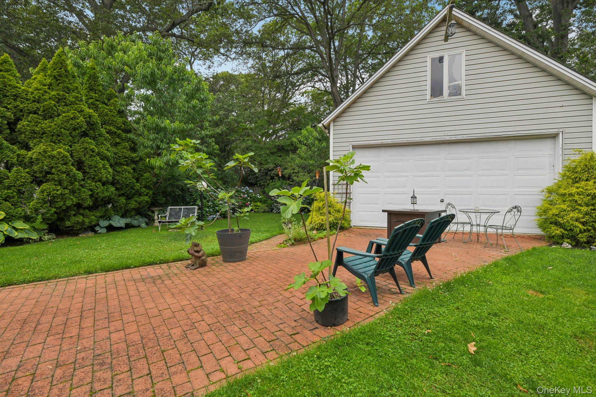 402 N Village Avenue, Rockville Centre, NY 11570