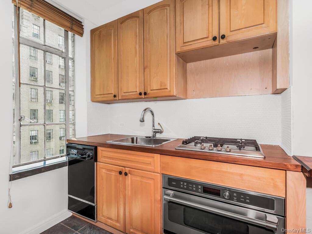 340 W 57th Street # 5F, New York (Manhattan), NY 10019