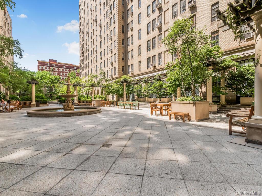 340 W 57th Street # 5F, New York (Manhattan), NY 10019