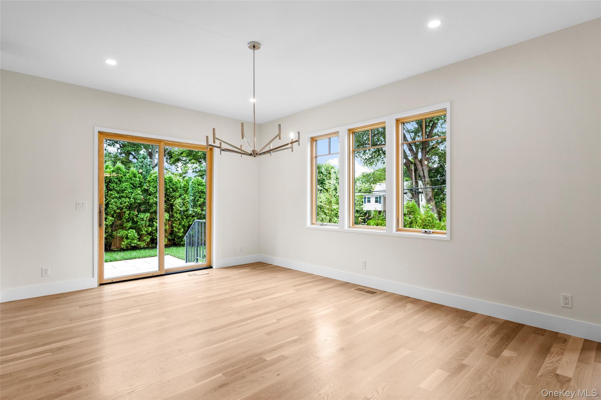 4 Burton Road, Larchmont, NY 10538