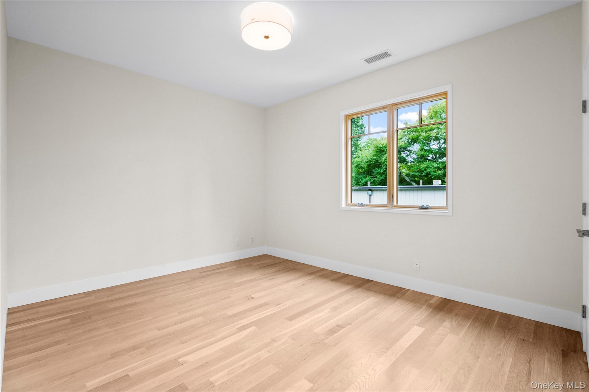 4 Burton Road, Larchmont, NY 10538