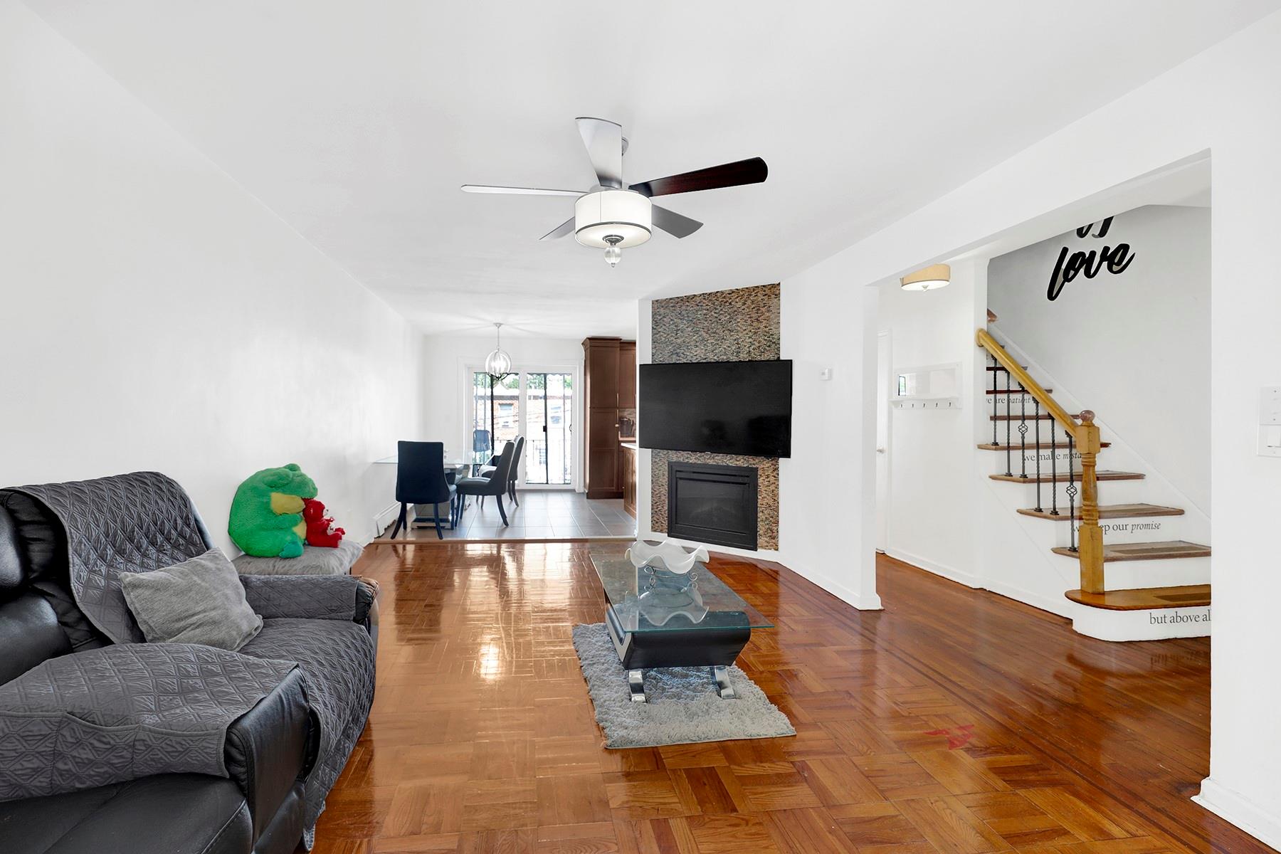 946 Balcom Avenue, Bronx, NY 10465