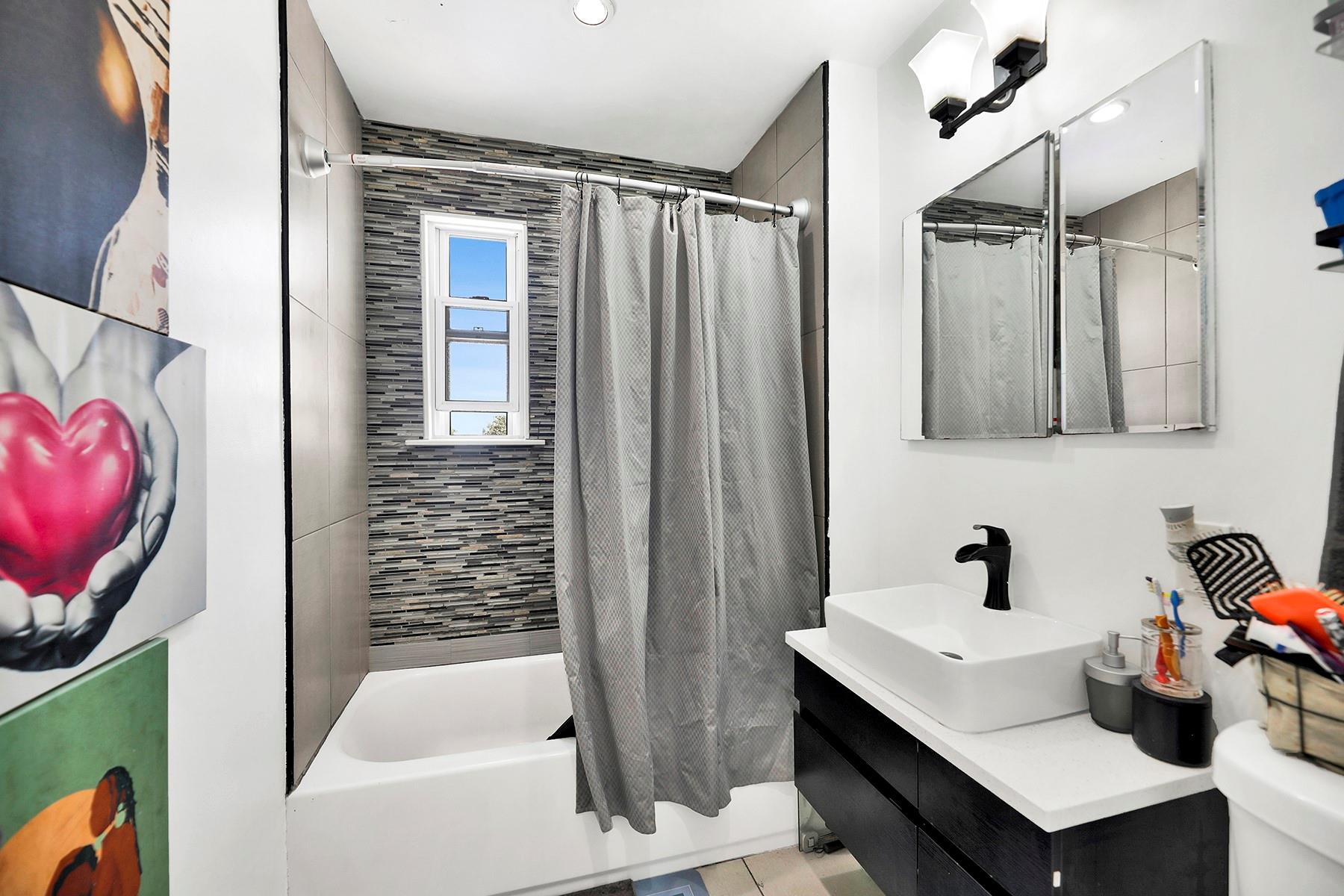 946 Balcom Avenue, Bronx, NY 10465