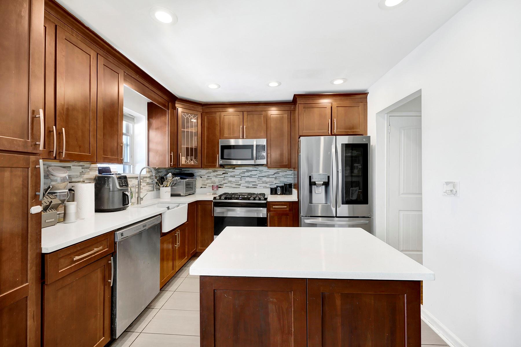 946 Balcom Avenue, Bronx, NY 10465