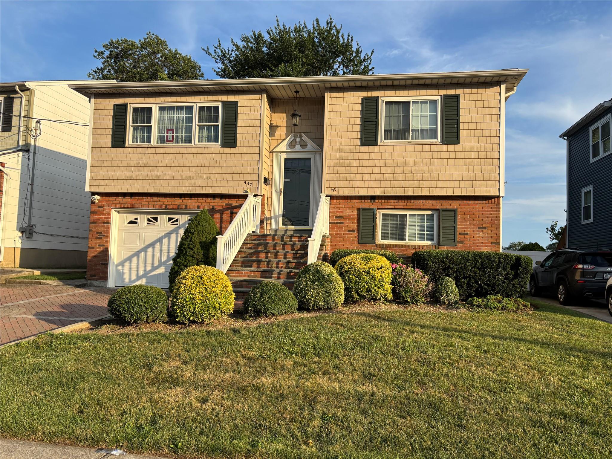 557 Southside Avenue, Freeport, NY 11520