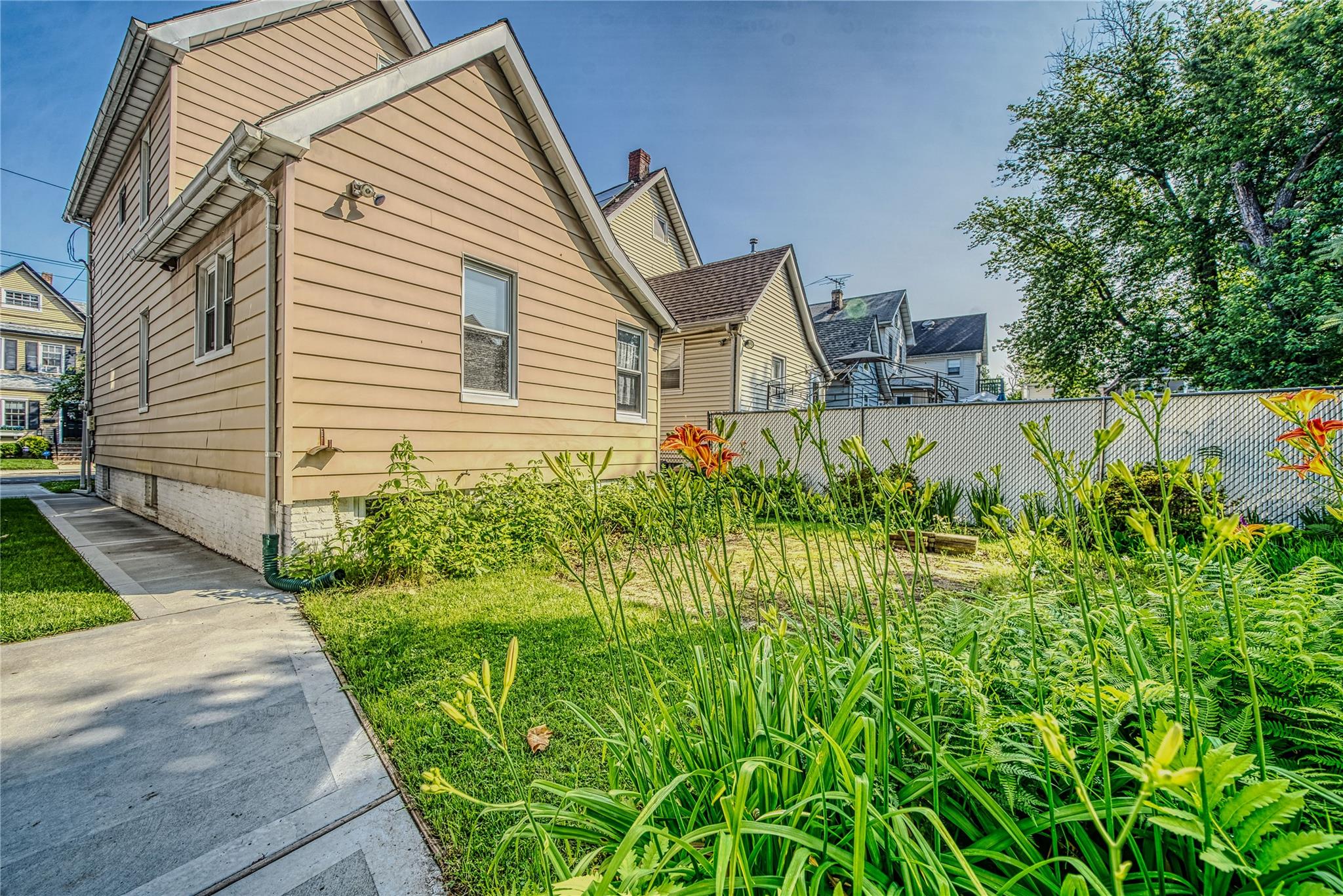 25 Lexington Avenue, Staten Island, NY 10302