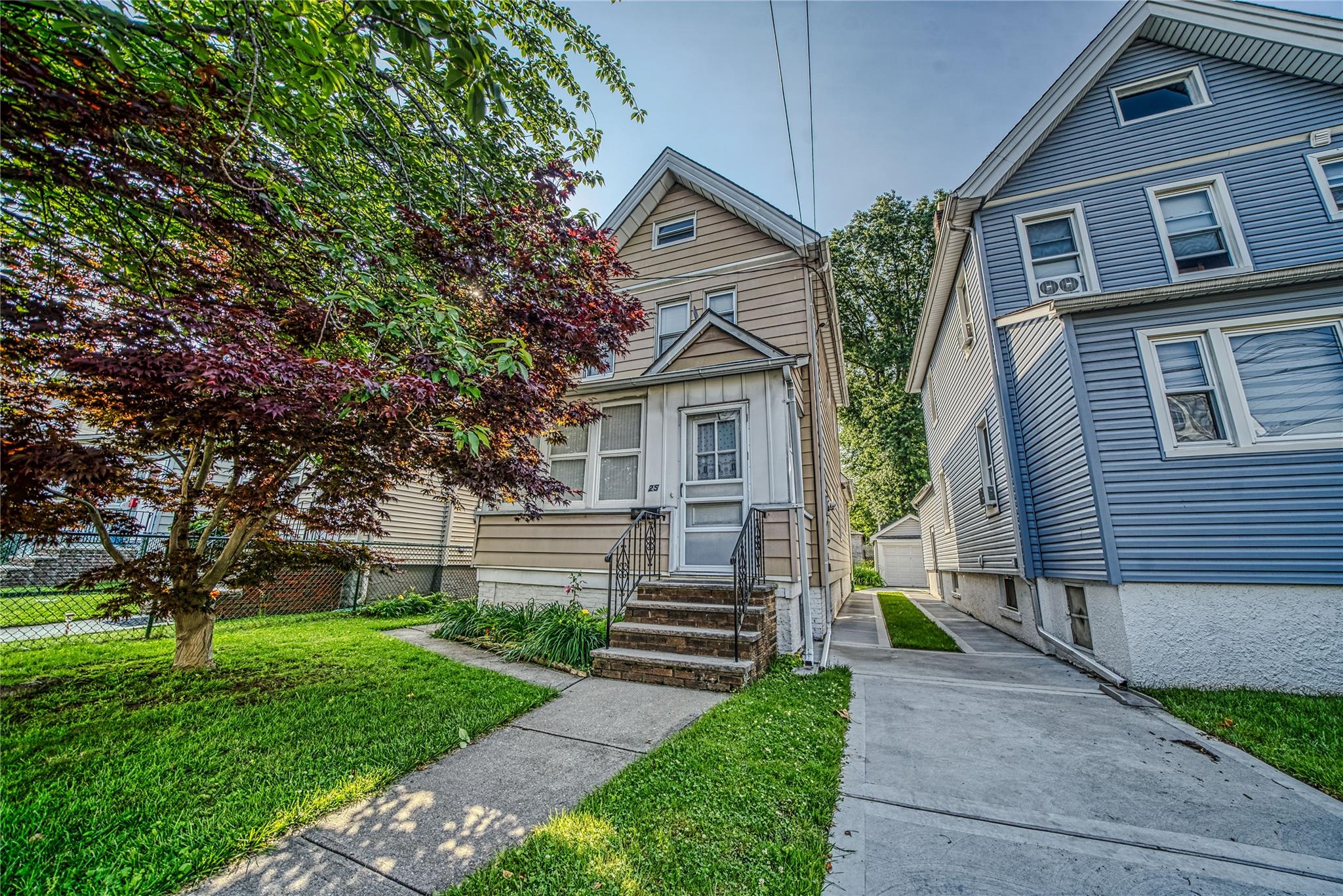 25 Lexington Avenue, Staten Island, NY 10302