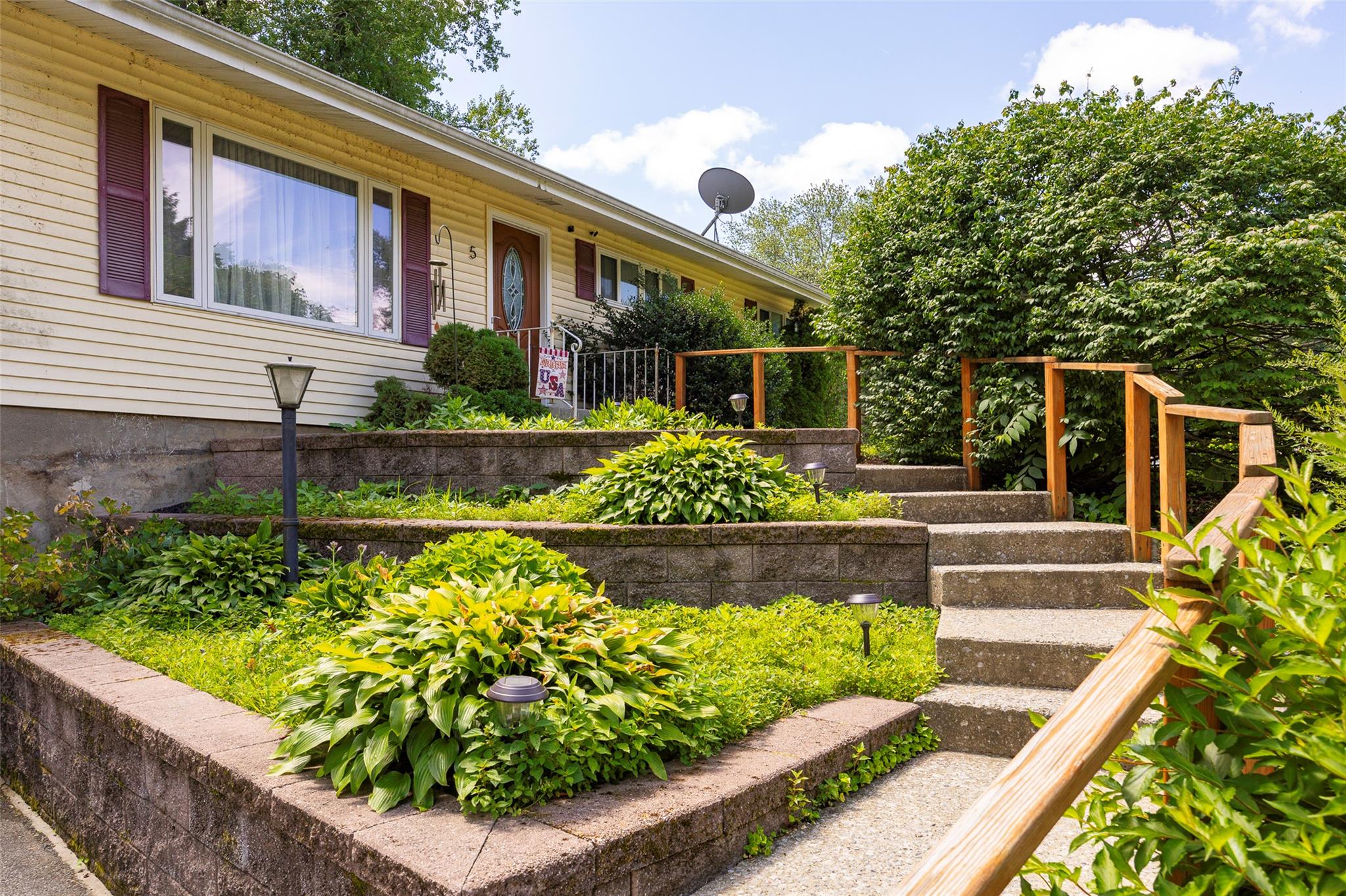 5 Norah Lane, Hyde Park, NY 12538