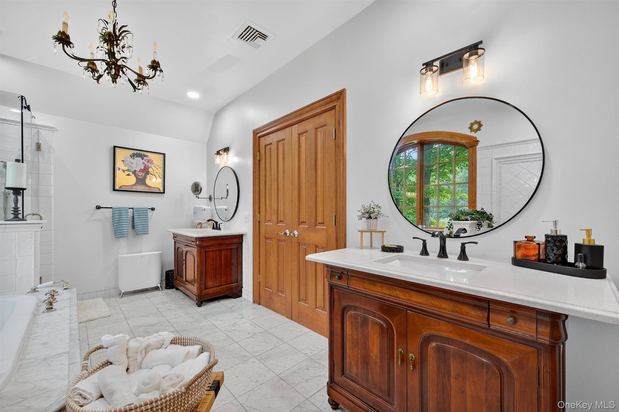 10 Greenwich Avenue, Central Valley, NY 10917