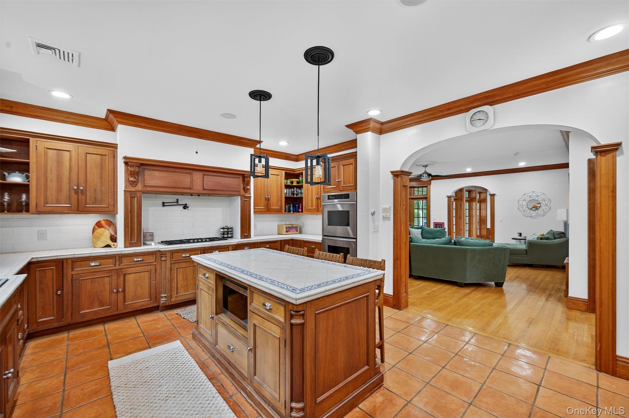 10 Greenwich Avenue, Central Valley, NY 10917