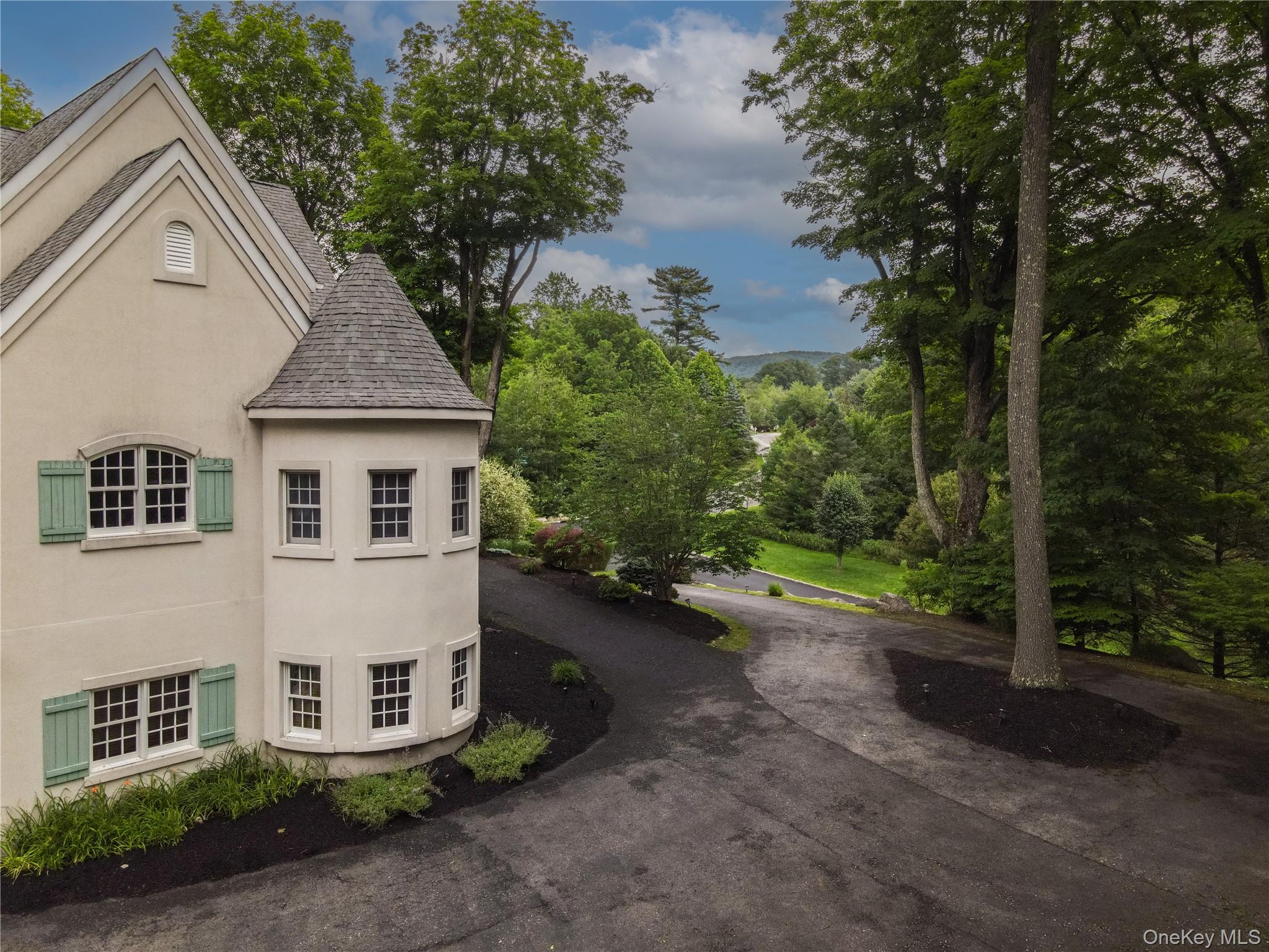 10 Greenwich Avenue, Central Valley, NY 10917