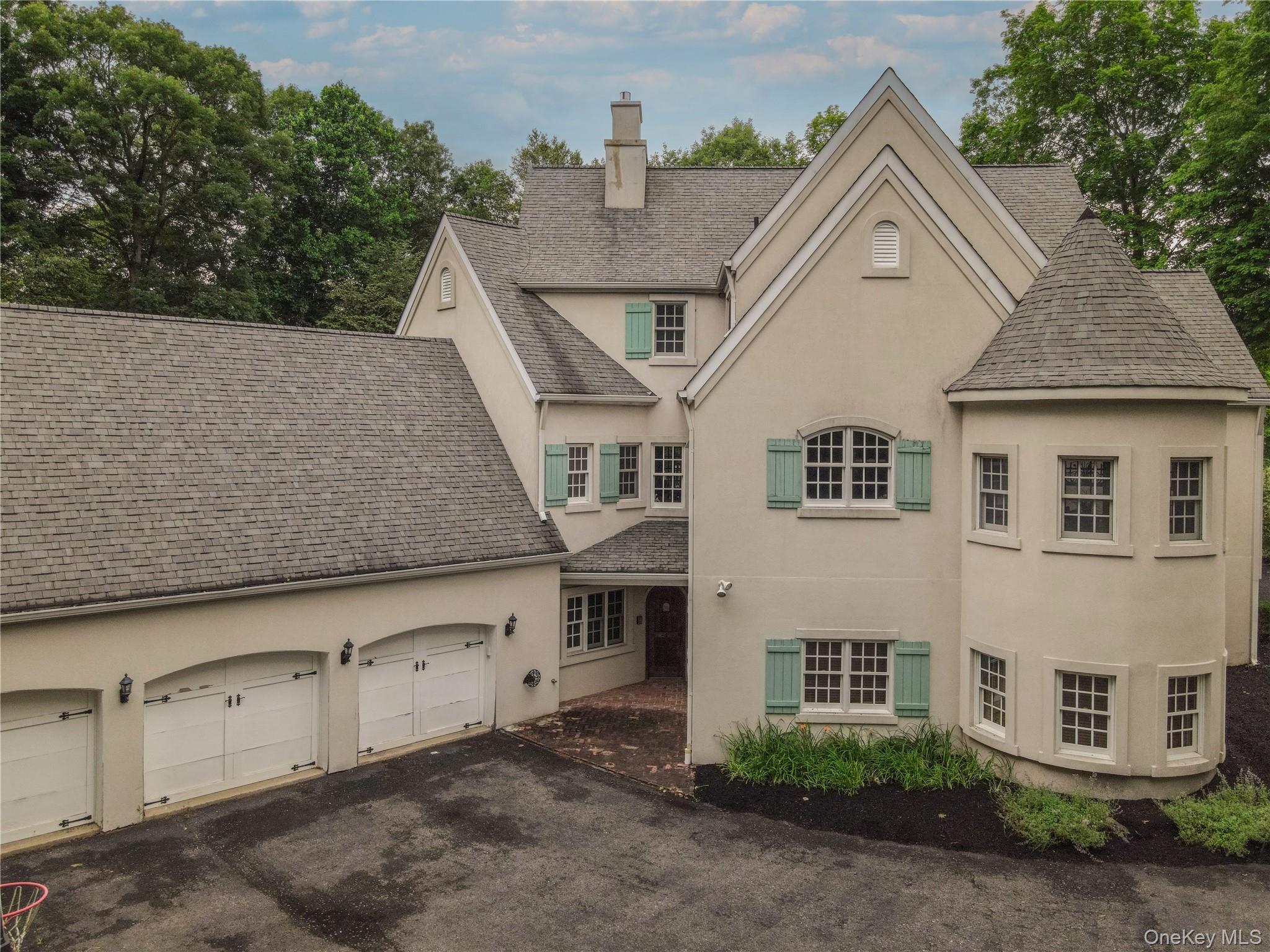 10 Greenwich Avenue, Central Valley, NY 10917