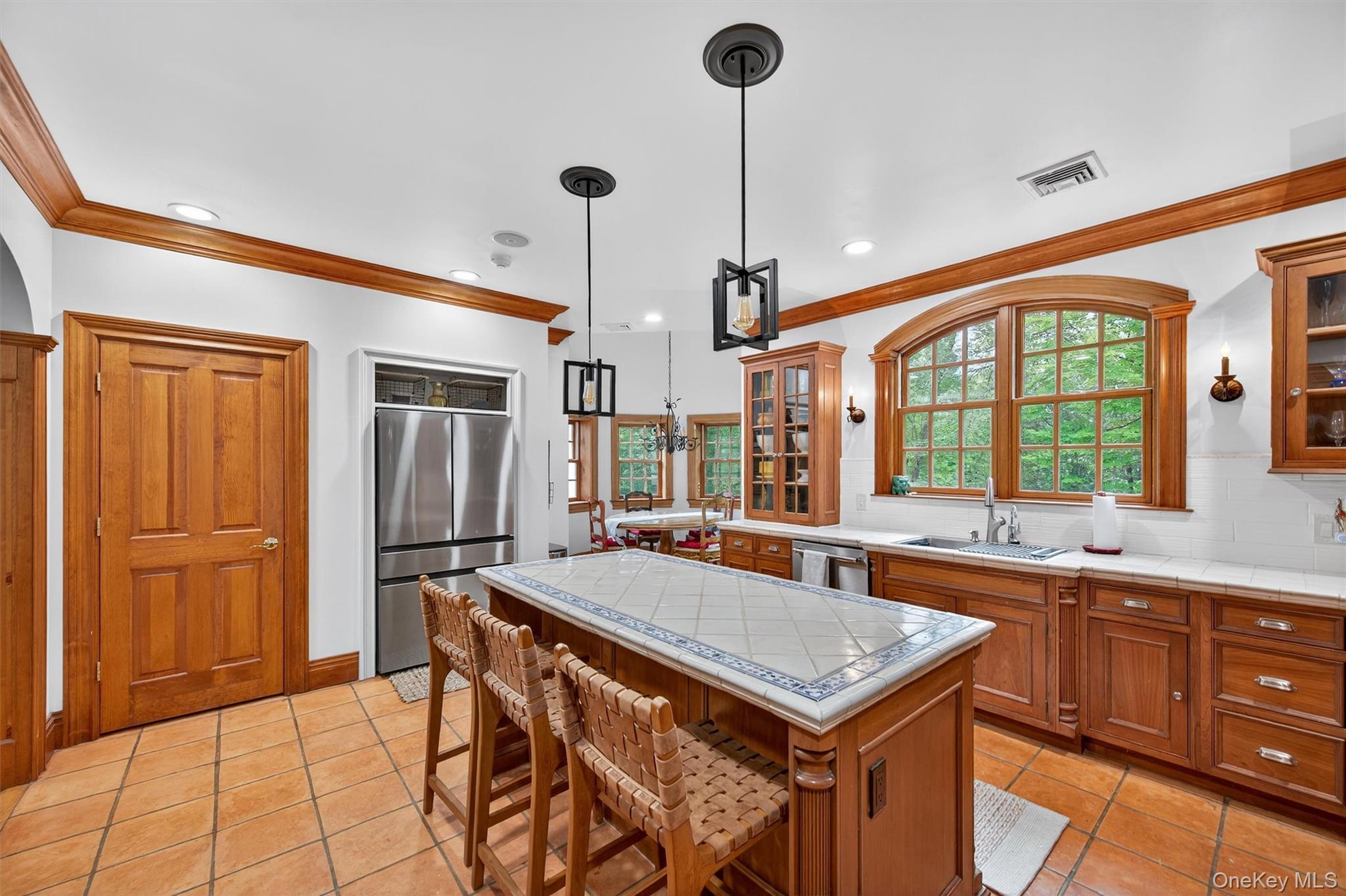 10 Greenwich Avenue, Central Valley, NY 10917