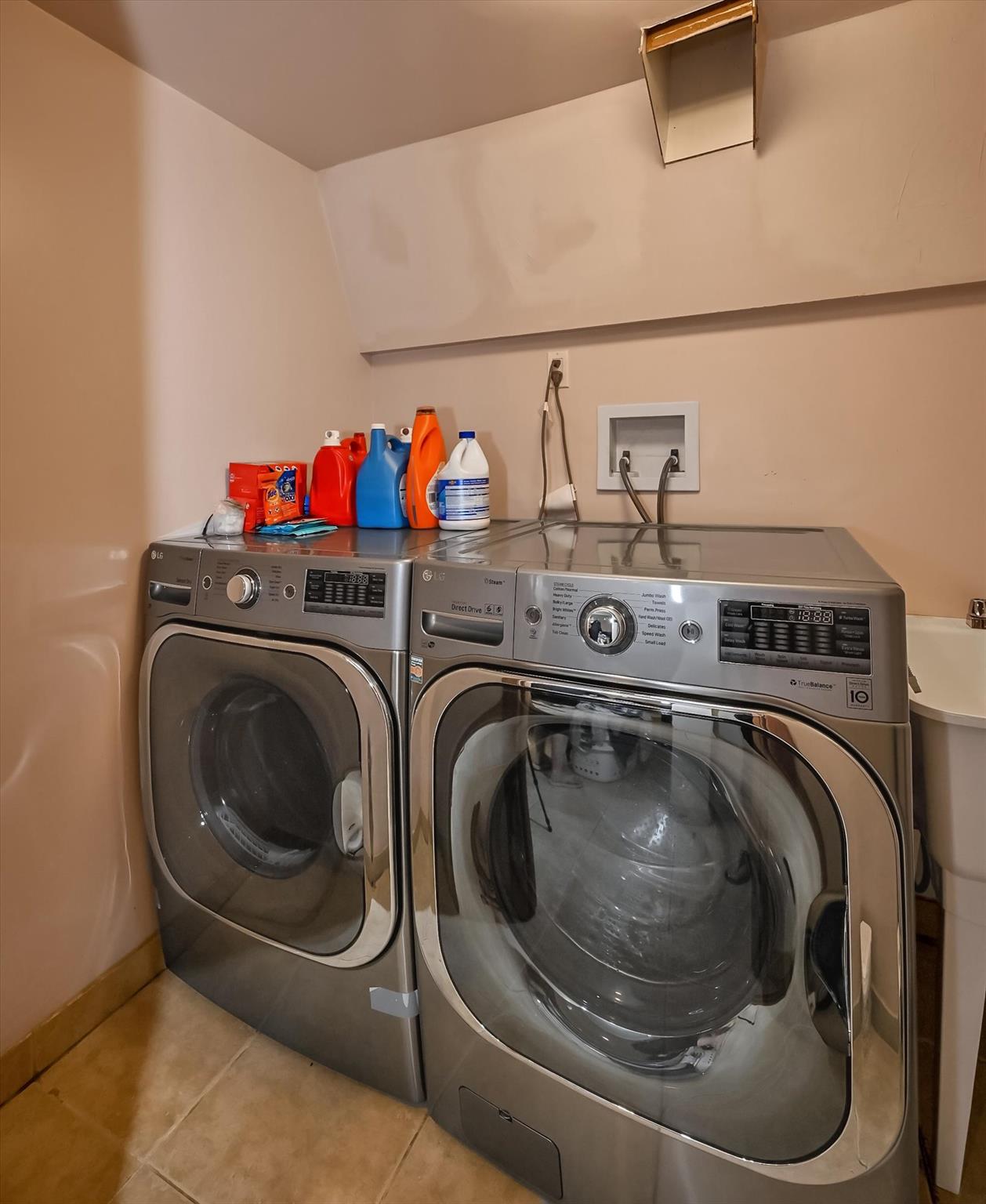 147-11 Jewel Avenue, Kew Garden Hills, NY 11367