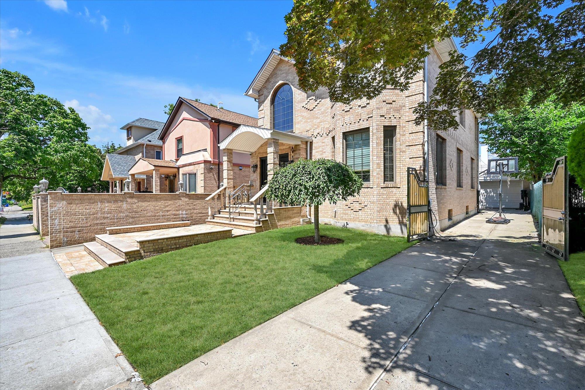 147-11 Jewel Avenue, Kew Garden Hills, NY 11367