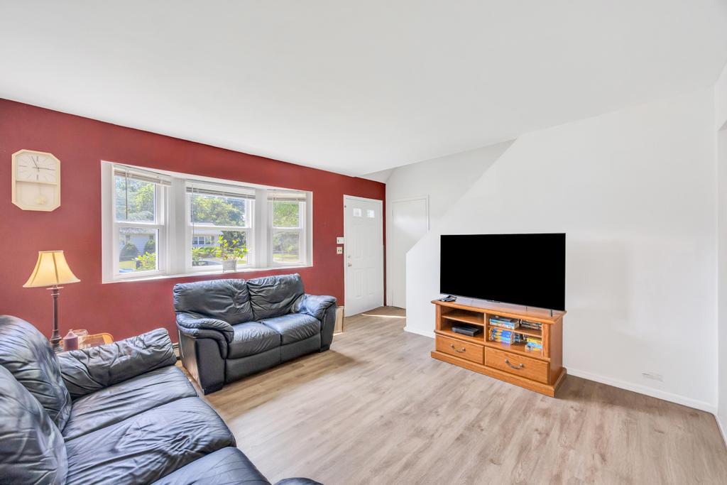 15 Halewood Drive, Shirley, NY 11967