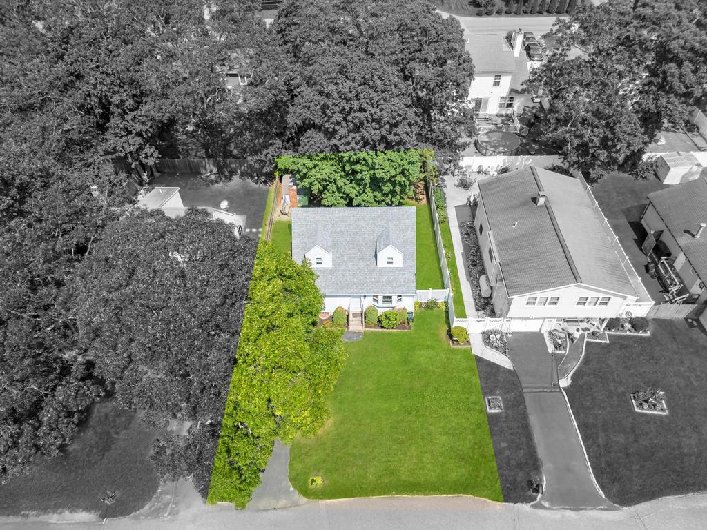 15 Halewood Drive, Shirley, NY 11967