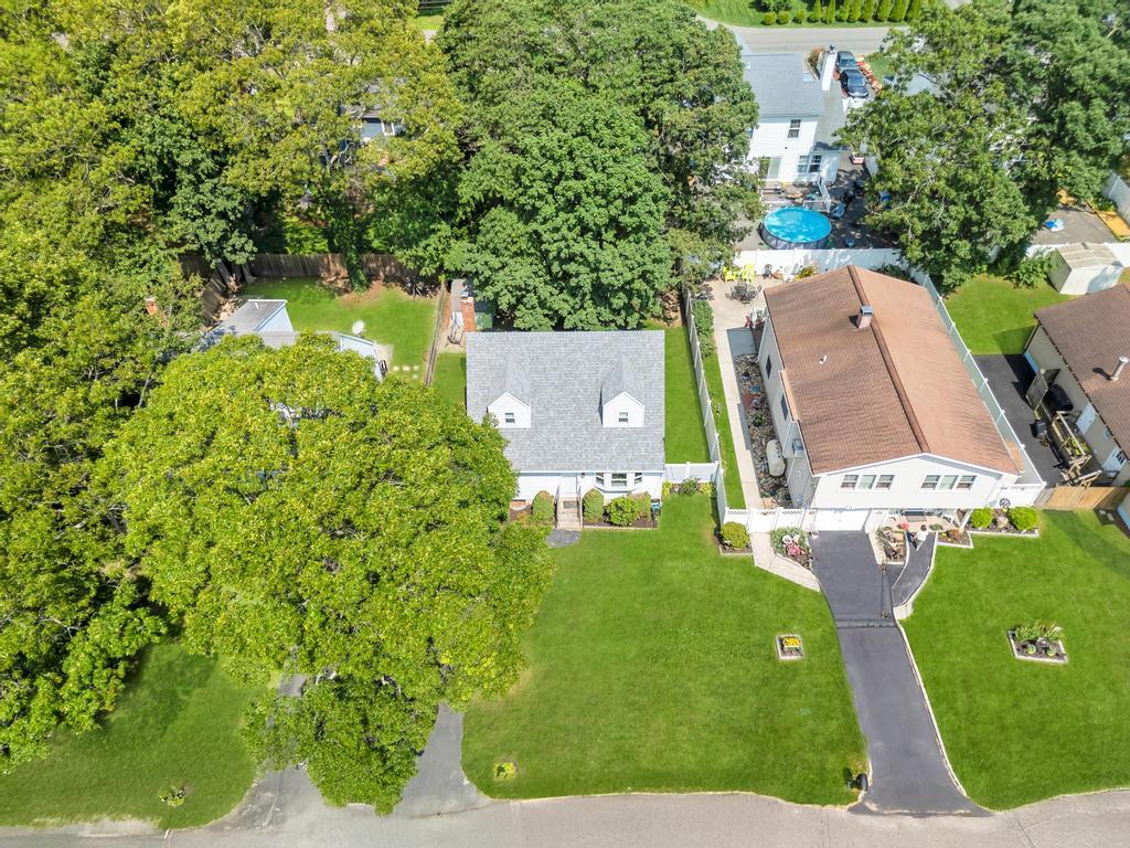 15 Halewood Drive, Shirley, NY 11967