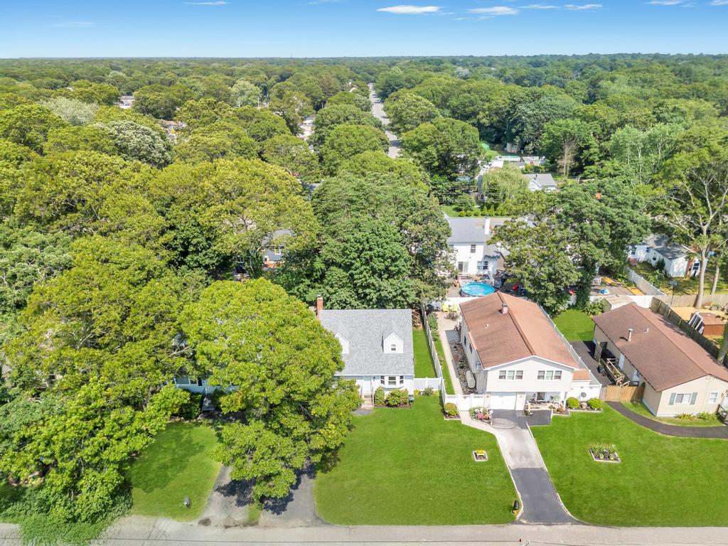 15 Halewood Drive, Shirley, NY 11967