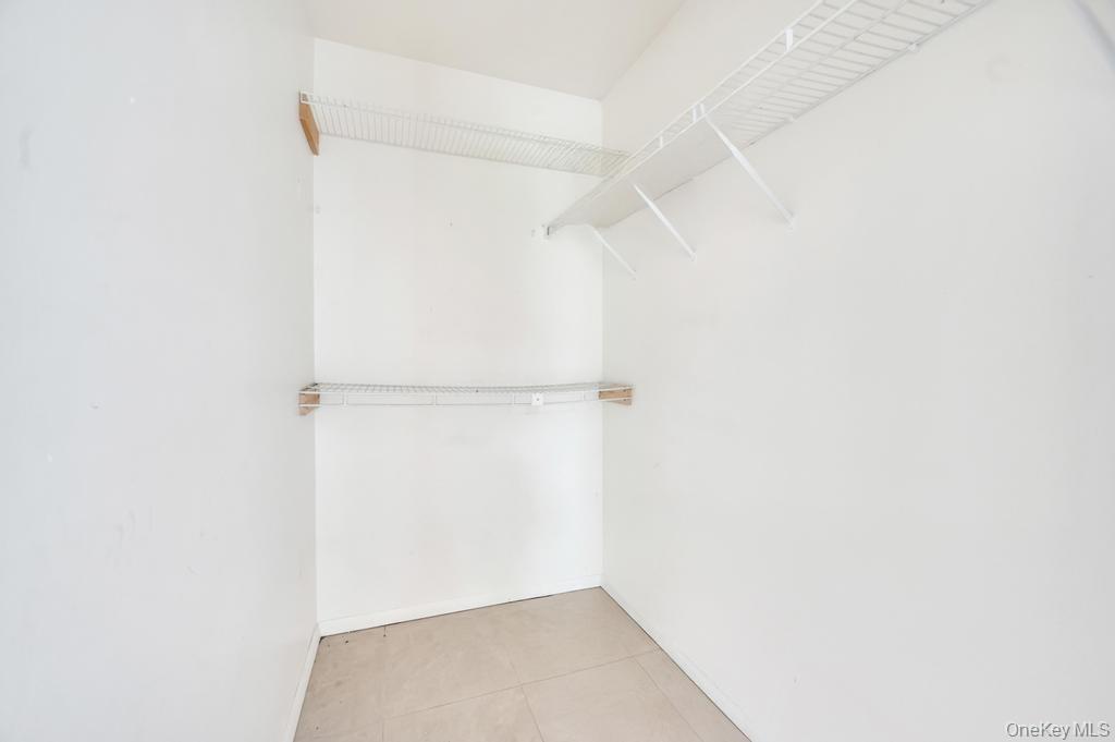 106 Woods Drive, Roslyn, NY 11576