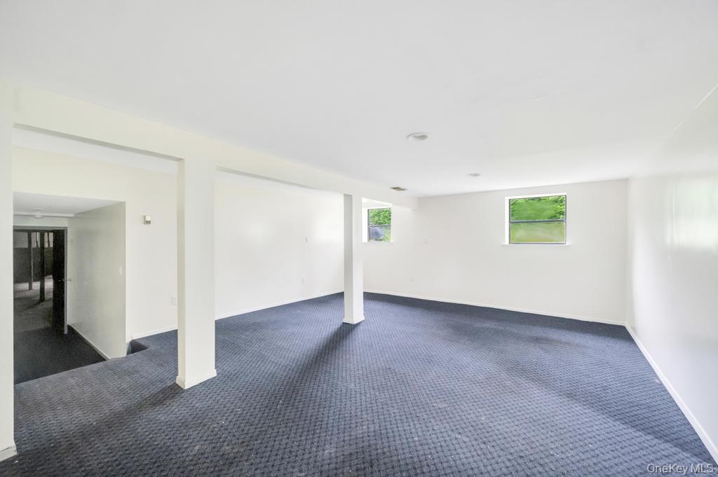 106 Woods Drive, Roslyn, NY 11576