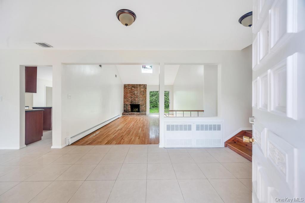 106 Woods Drive, Roslyn, NY 11576