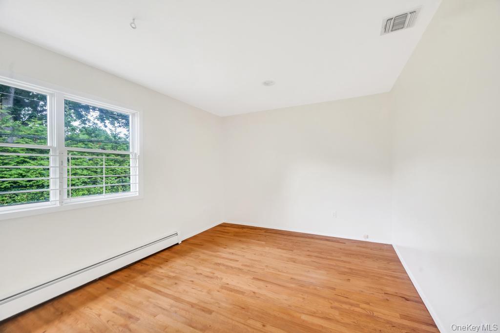 106 Woods Drive, Roslyn, NY 11576