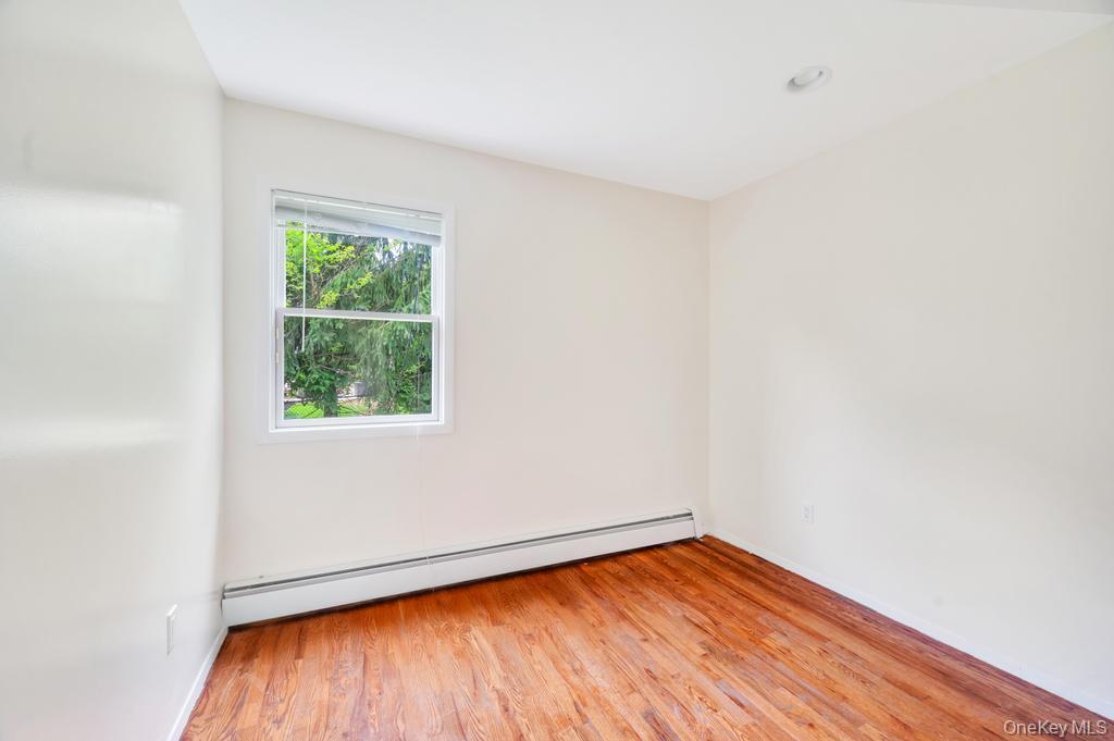 106 Woods Drive, Roslyn, NY 11576