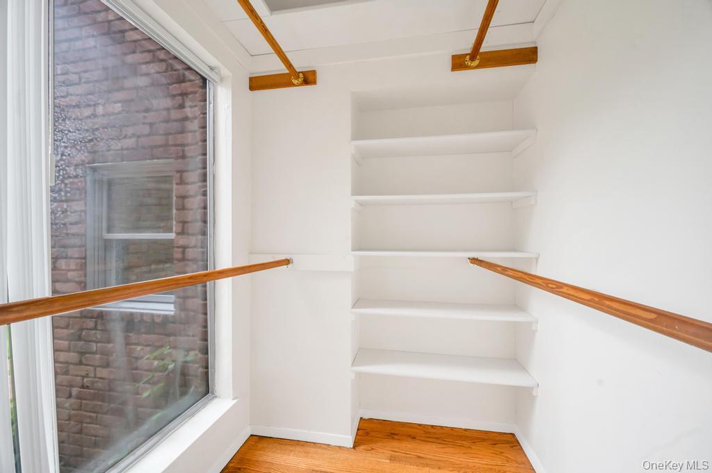 106 Woods Drive, Roslyn, NY 11576