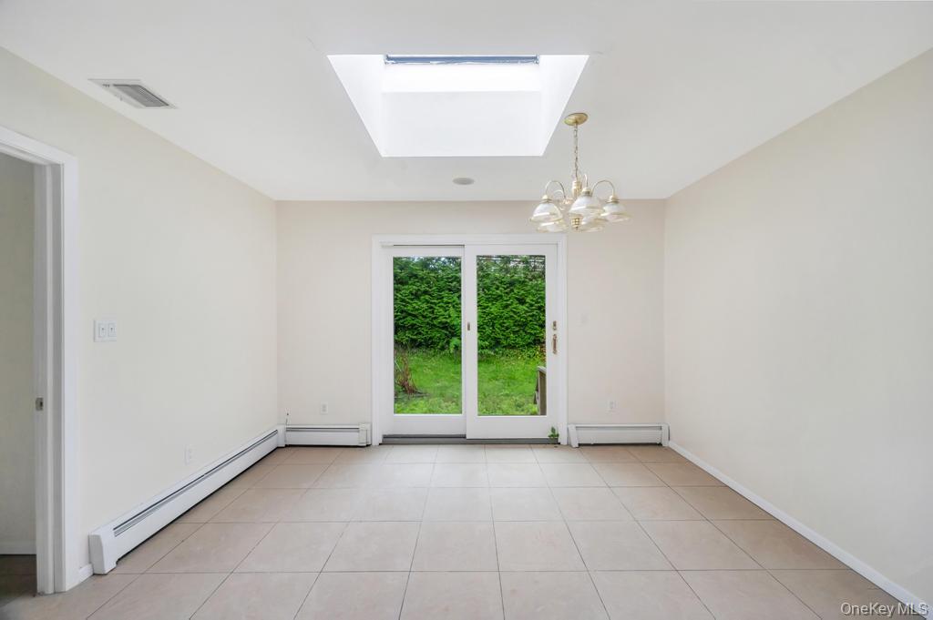 106 Woods Drive, Roslyn, NY 11576