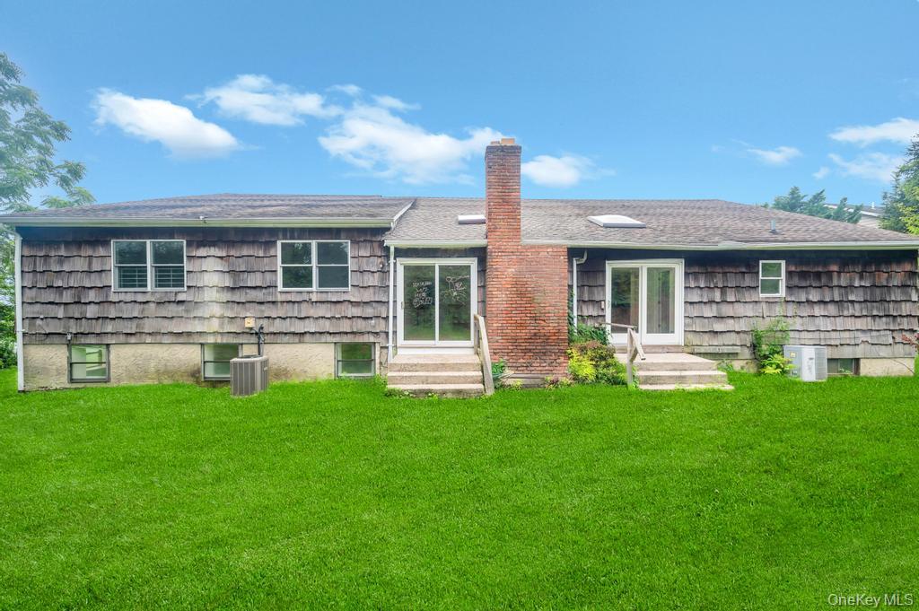 106 Woods Drive, Roslyn, NY 11576