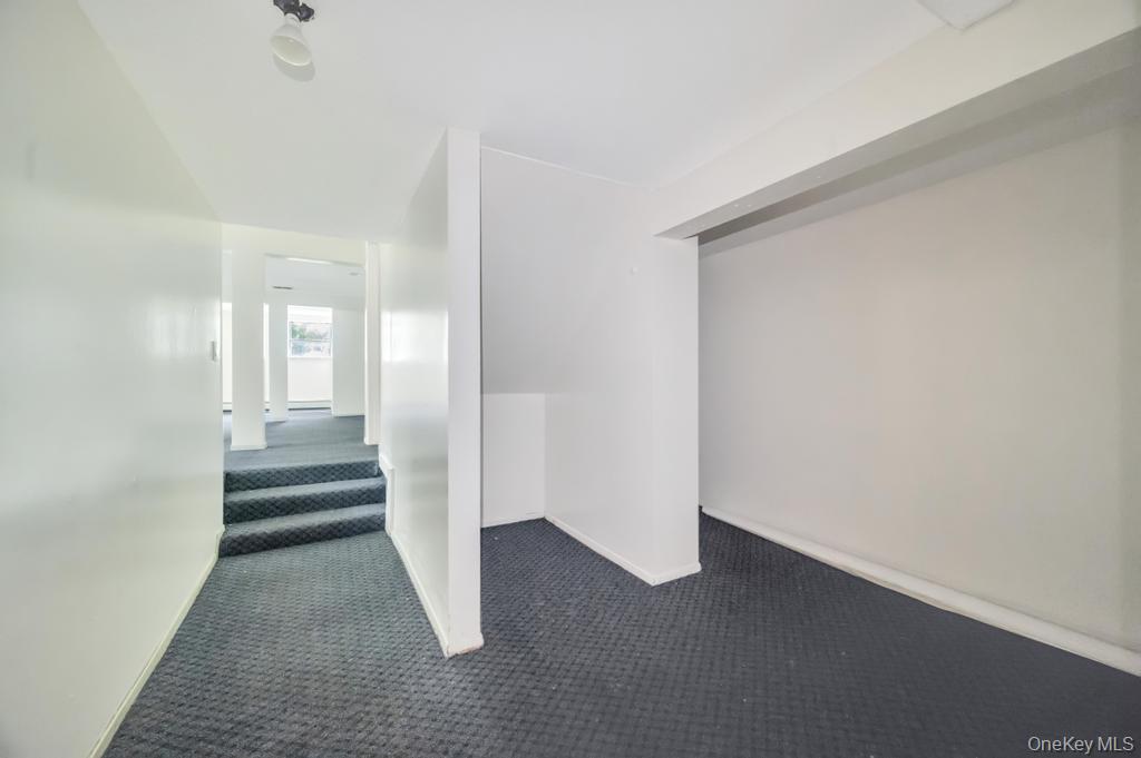 106 Woods Drive, Roslyn, NY 11576