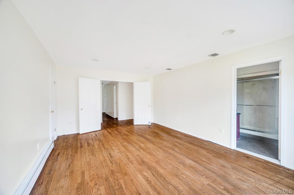 106 Woods Drive, Roslyn, NY 11576