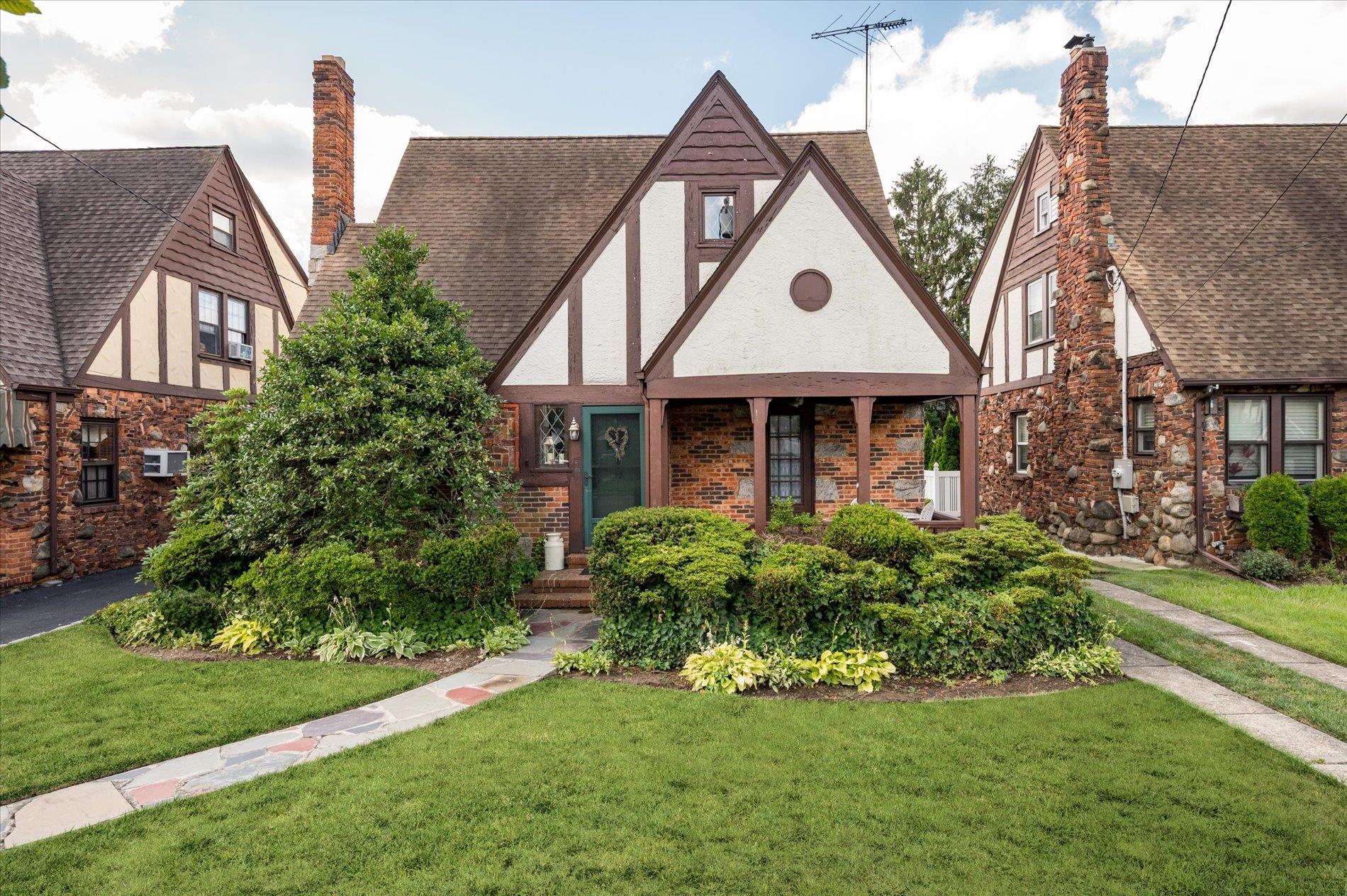 32 Marshall Avenue, Floral Park, NY 11001