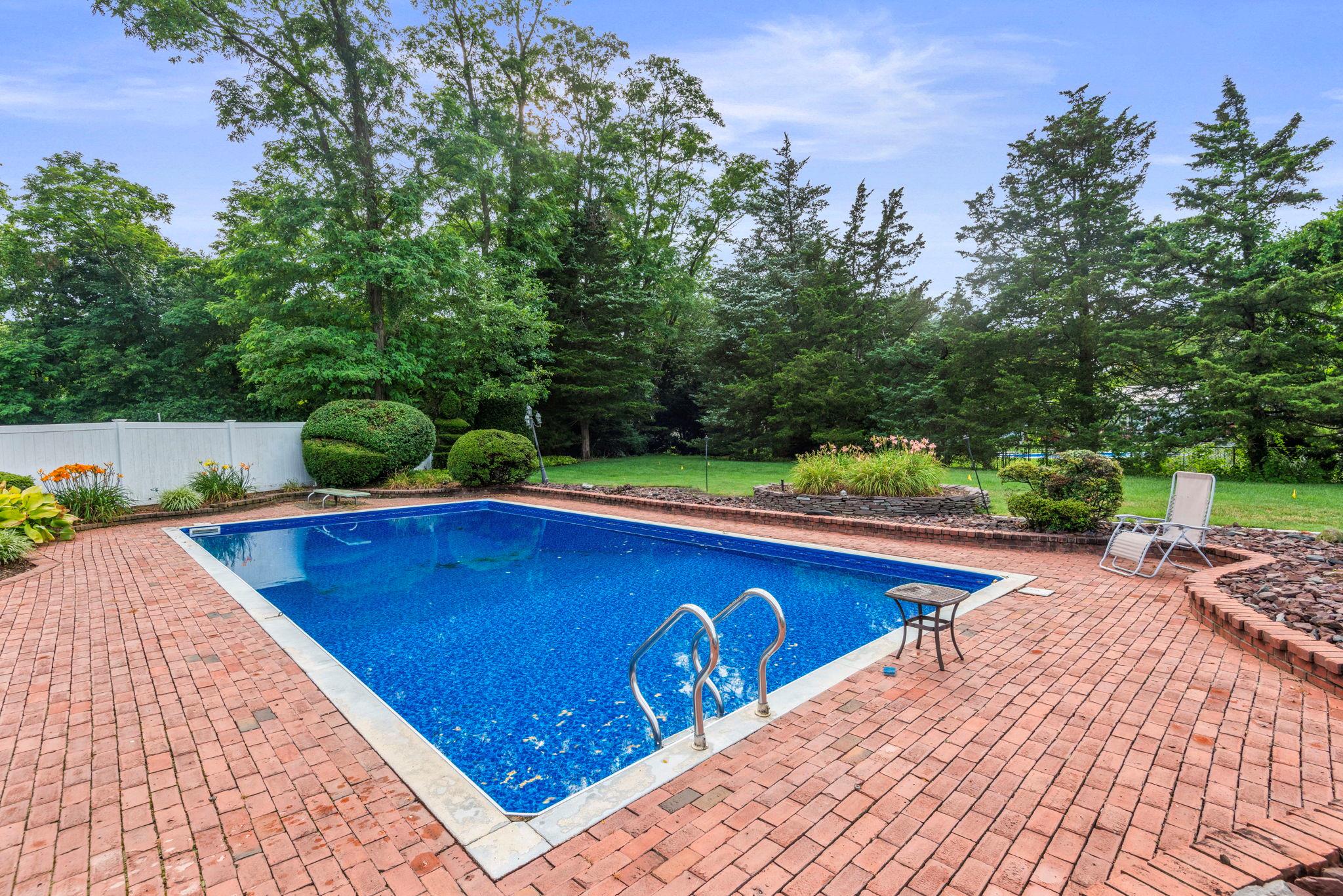 60 Wheatfield Lane, Commack, NY 11725