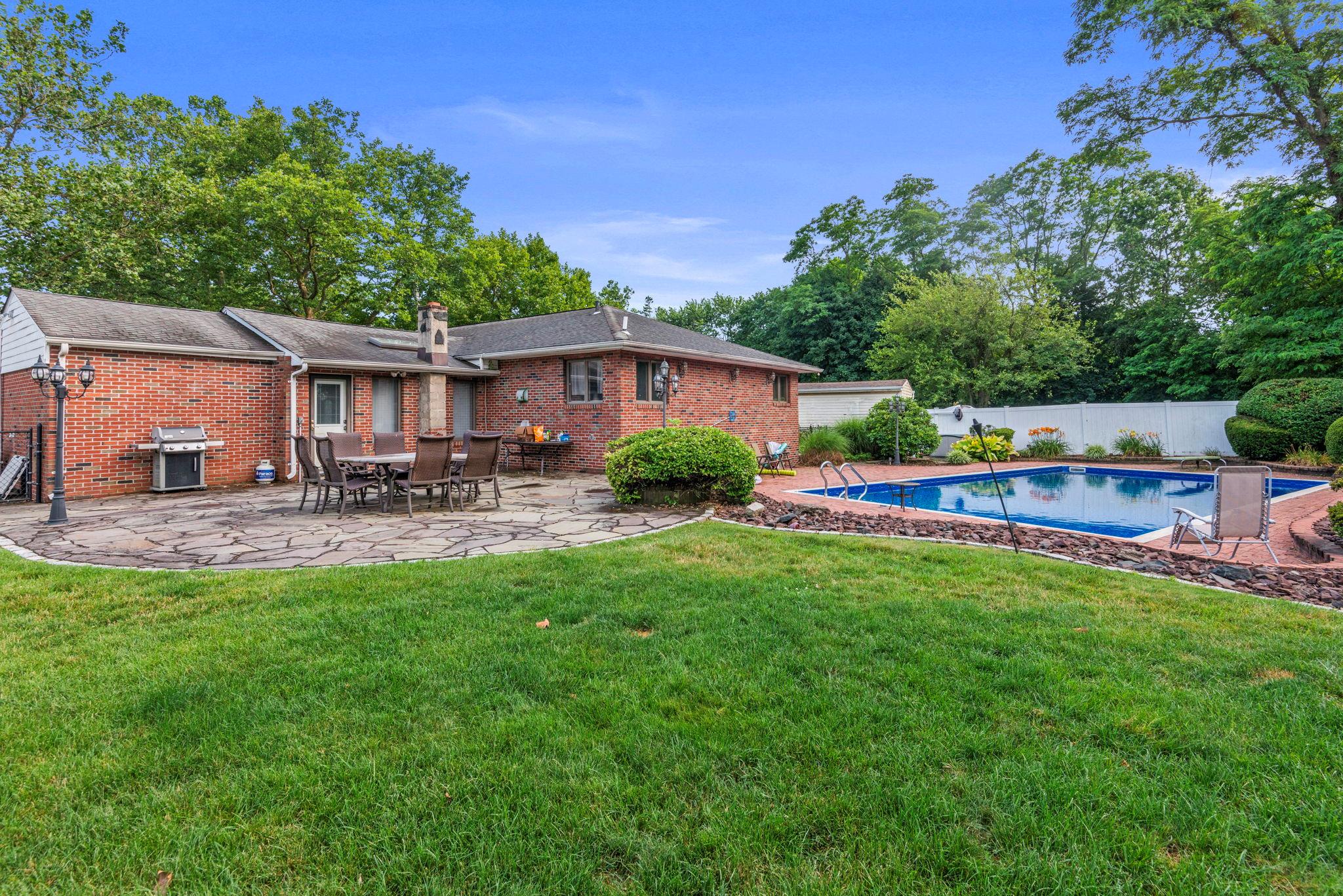 60 Wheatfield Lane, Commack, NY 11725