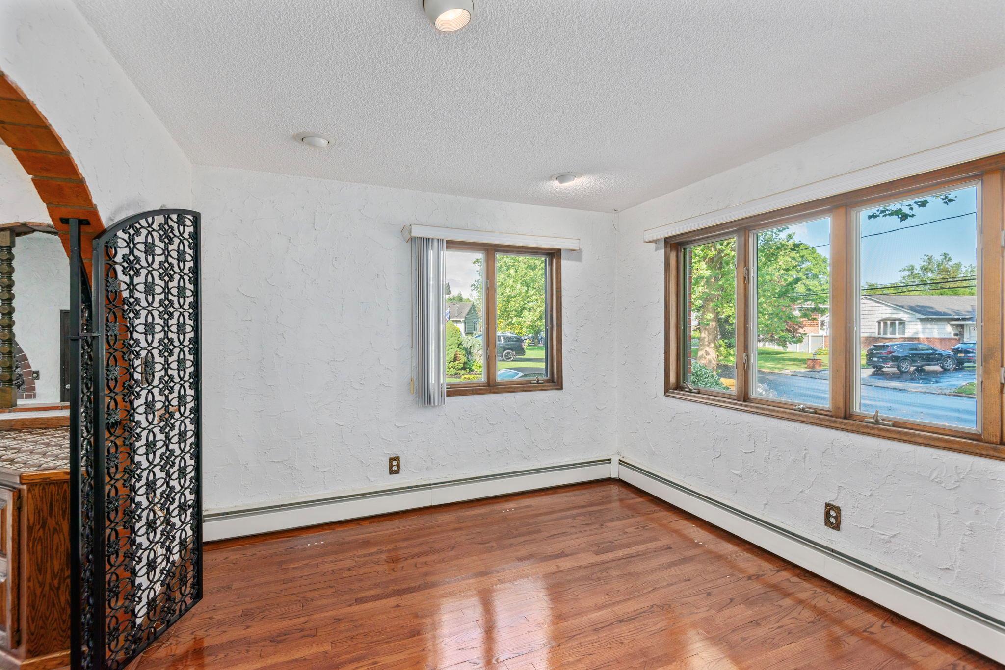 60 Wheatfield Lane, Commack, NY 11725