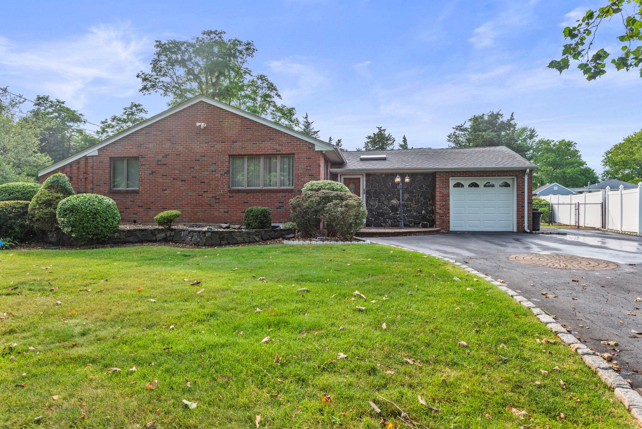 60 Wheatfield Lane, Commack, NY 11725