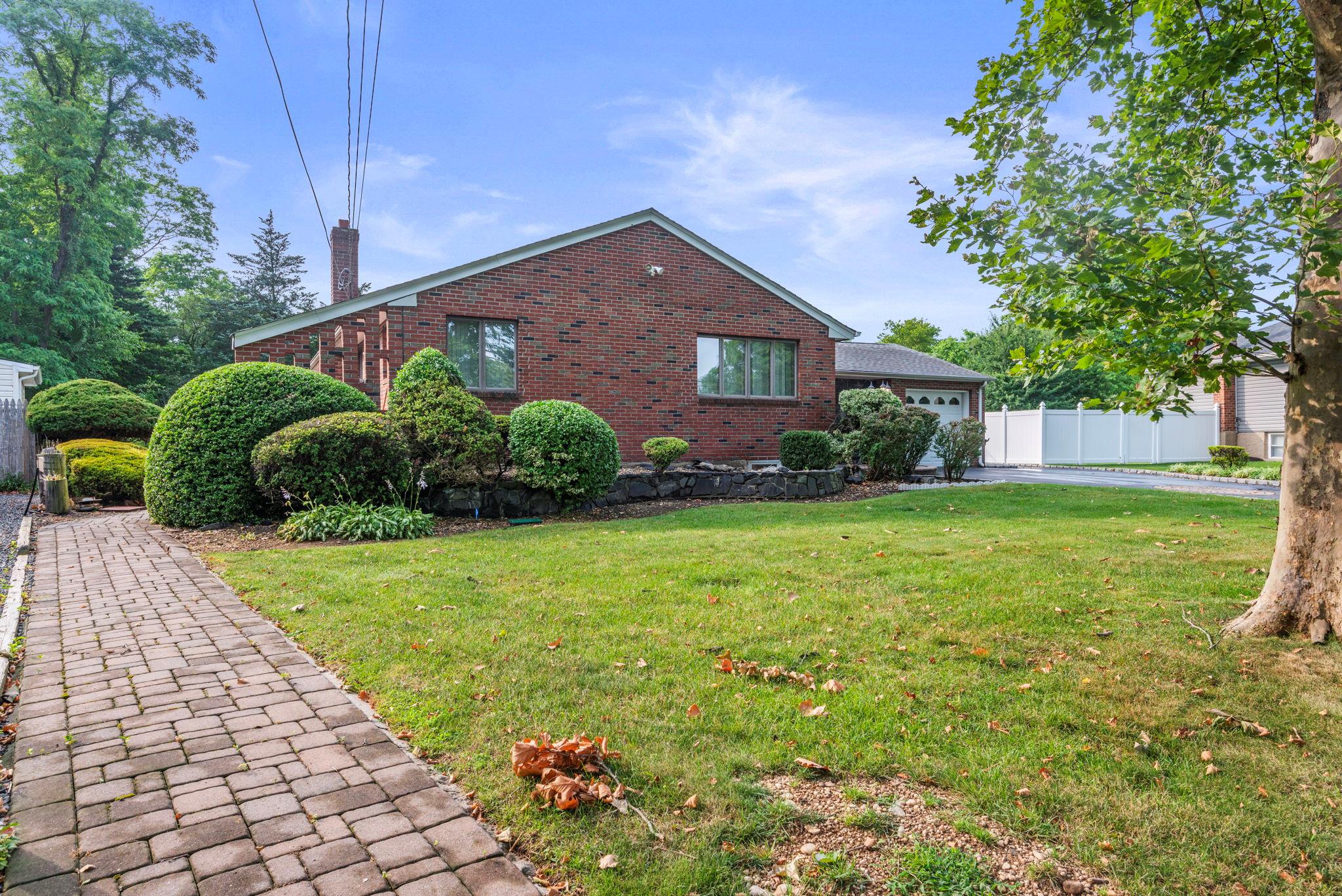 60 Wheatfield Lane, Commack, NY 11725