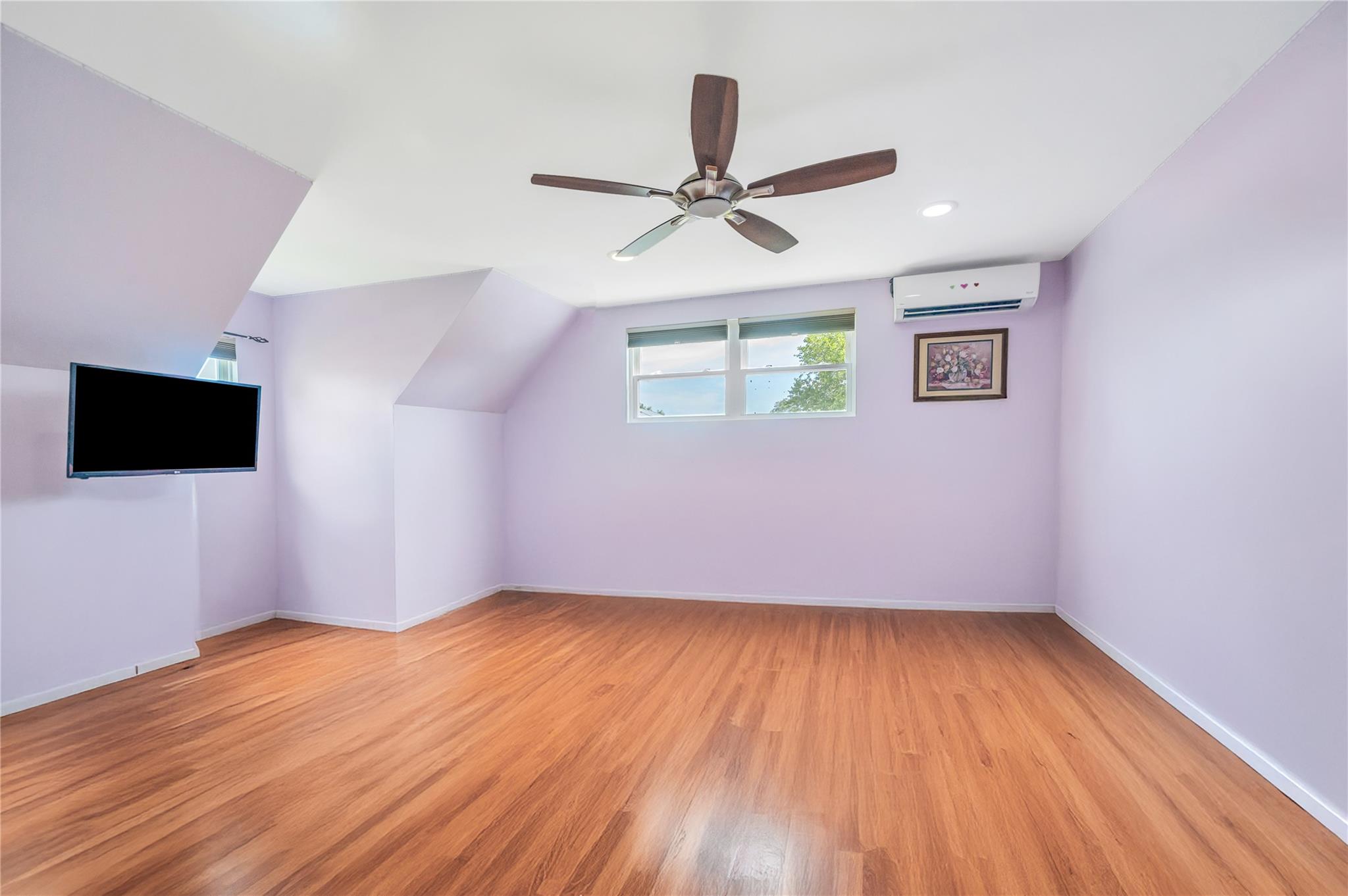 34 Harlem Avenue, Medford, NY 11763