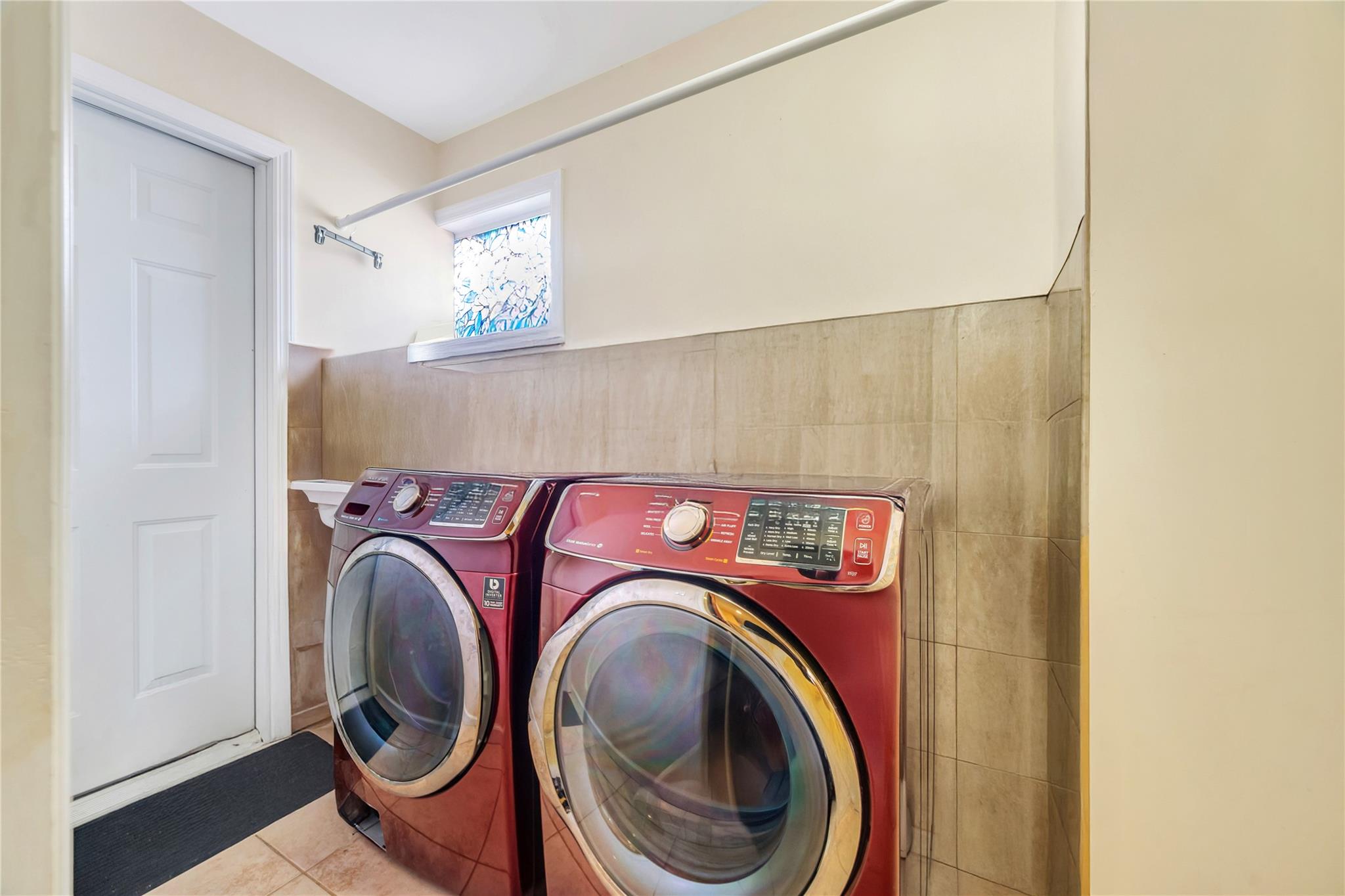 34 Harlem Avenue, Medford, NY 11763